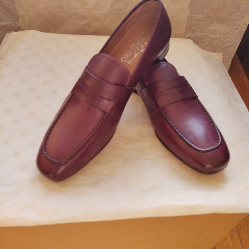 New with box Salvatore Ferragamo Plum-Burgundy Leather sole 10E (GB) loafers